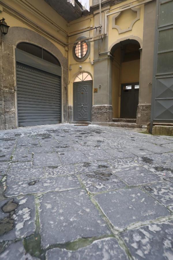 Апартаменти L'Antico Borgo Angioino Неаполь Екстер'єр фото